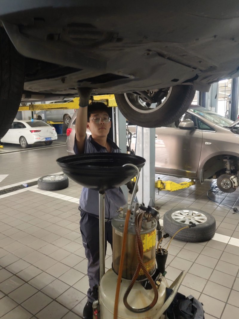 温岭汽车保养:专业服务与成本效益比较